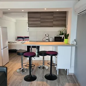 https://spacieux-studio-dans-le-beaujolais.hotels-rhonealpes.com