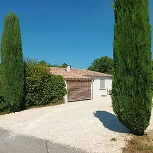 https://la-petite-maison-dans-les-vignes.hotels-rhonealpes.com